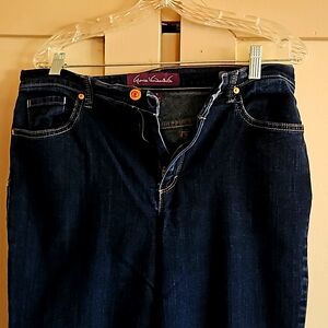 Gloria Vanderbilt Amanda size 12 jeans. Like New👖